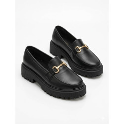 MOCASIN CLASICO NEGRO CON HEBILLA DORADA