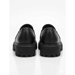 MOCASIN CLASICO NEGRO CON HEBILLA DORADA