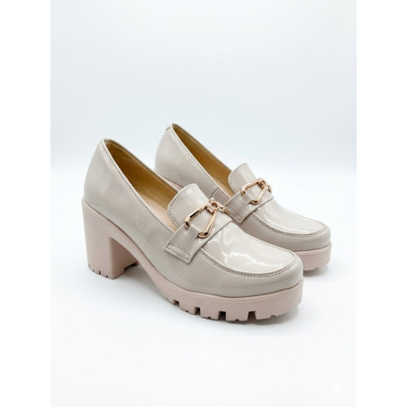MOCASIN DE TACO BEIGE DE CHAROL