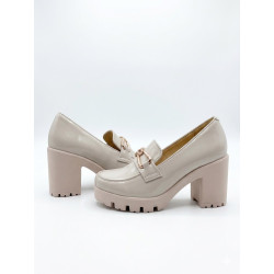 MOCASIN DE TACO BEIGE DE CHAROL