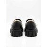 MOCASIN BAJO NEGRO CON FILOS CREMA