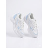 DEPORTIVO BLANCO CON DETALLES CELESTES