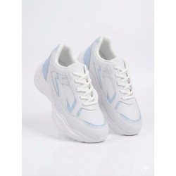 DEPORTIVO BLANCO CON DETALLES CELESTES