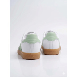 ESTILO SAMBA BAJO BLANCO Y GRIS LINEAS VERDES TONO CLARO