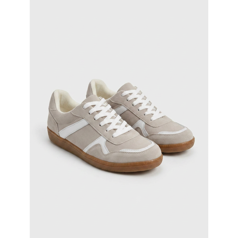 CLASICO PLANTA BAJA COLOR BEIGE DETALLES BLANCOS