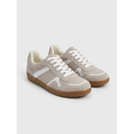 CLASICO PLANTA BAJA COLOR BEIGE DETALLES BLANCOS