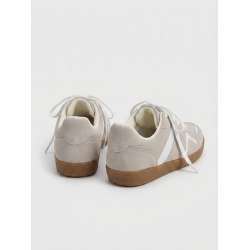 CLASICO PLANTA BAJA COLOR BEIGE DETALLES BLANCOS