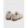 CLASICO PLANTA BAJA COLOR BEIGE DETALLES BLANCOS