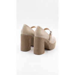 MARY JANE TACO ALTO COLOR BEIGE EN CHAROL