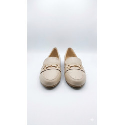 MOCASIN BAJO CREMA PUNTON
