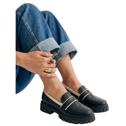 MOCASIN BAJO NEGRO CON FILOS CREMA