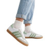 ESTILO SAMBA BAJO BLANCO Y GRIS LINEAS VERDES TONO CLARO