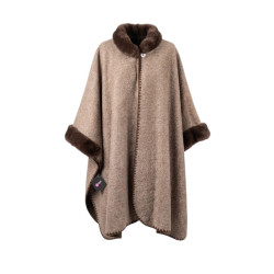 PONCHO CON MANGAS Y DETALLE COSTURAS