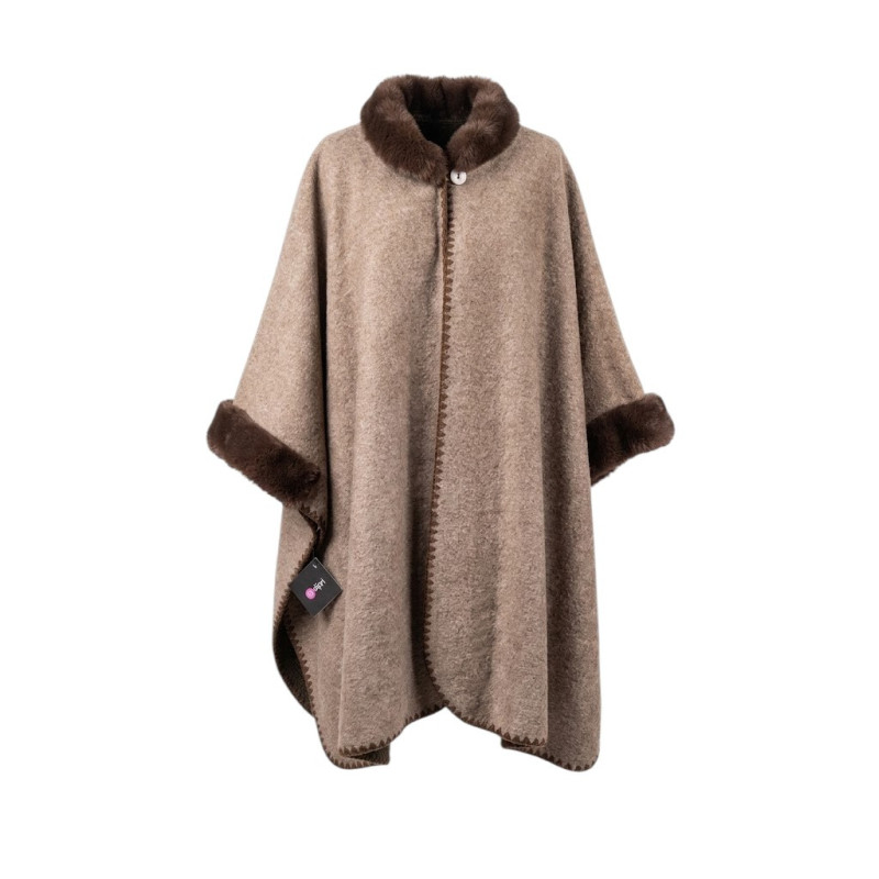 PONCHO CON MANGAS Y DETALLE COSTURAS
