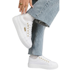 CLASICO BLANCO CON DETALLES DORADOS Y COSTURAS