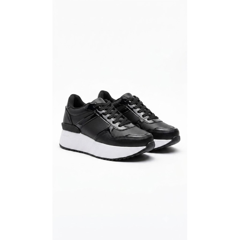 SNEAKER NEGRO PLANTA BLANCA ALTOS