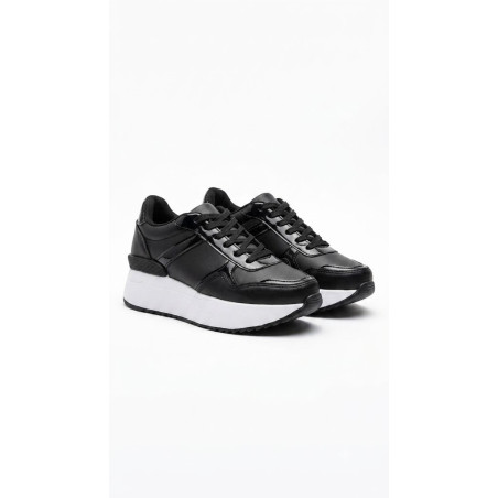 SNEAKER NEGRO PLANTA BLANCA ALTOS