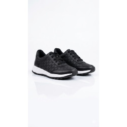DEPORTIVO CLASICO COLOR NEGRO PLANTA BLANCA