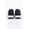DEPORTIVO CLASICO COLOR NEGRO PLANTA BLANCA