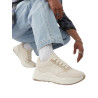 SNEAKER BEIGE BRILLOS EN PASADORES